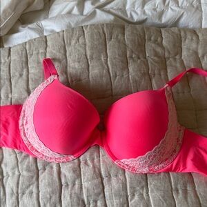 NWOT Victoria's Secret Neon Pink Lace Bra